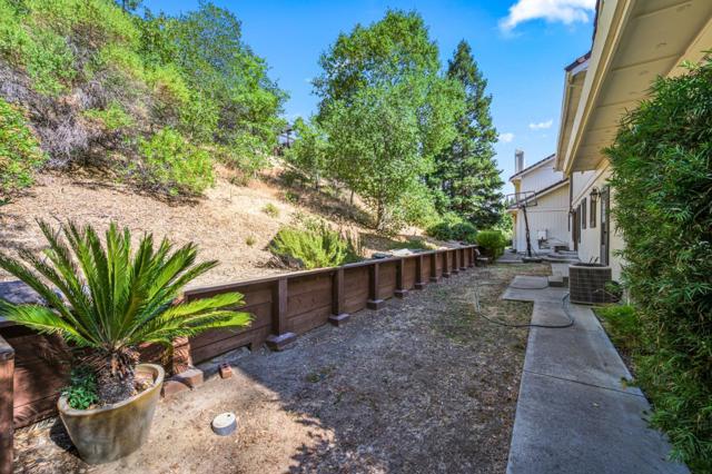 3265 Greenhills Drive, Lafayette CA: https://media.crmls.org/mediaz/f261ea25-7f10-4af0-9e6c-10b982f97f03.jpg