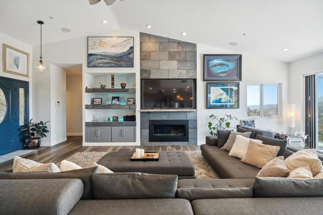 9420 Crest Drive, Spring Valley CA: https://media.crmls.org/mediaz/f262c147-fa41-43cc-a4a7-e046cf18e40e.jpg