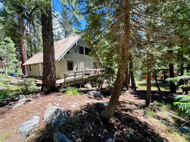 50858 Red Fir Terrace, Soda Springs CA: https://media.crmls.org/mediaz/f2630c51-54a6-456e-a2bf-c227563b8bc1.jpg