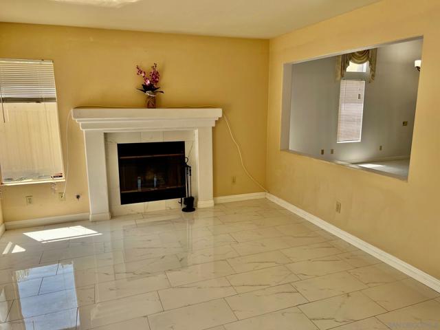 1370 Montego Ct, Vista CA: https://media.crmls.org/mediaz/f263379b-b392-4926-b30d-441649d4dc6e.jpg