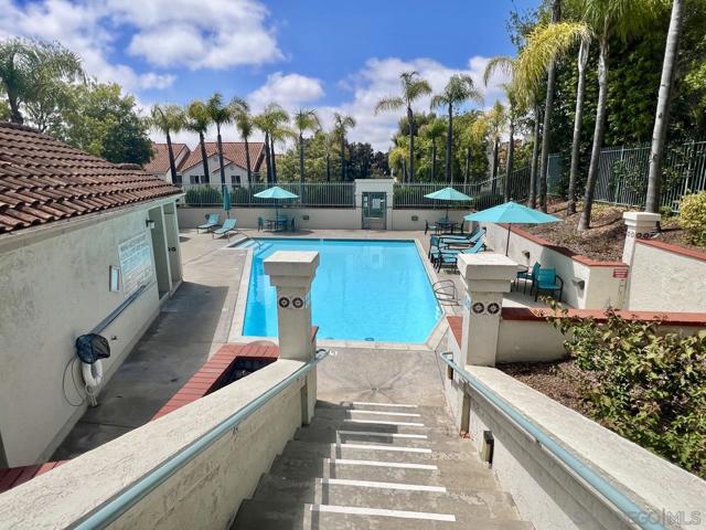 9995 Scripps Westview Way, San Diego CA: https://media.crmls.org/mediaz/f2636cbe-1fc0-449b-84c7-4c472bdbcdaf.jpg