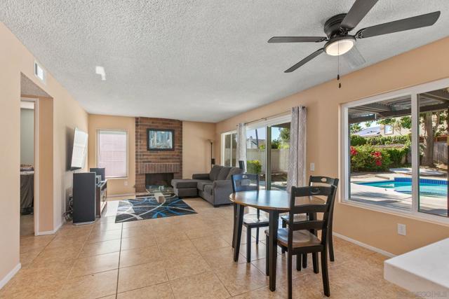 4468 Inverness Drive, Oceanside CA: https://media.crmls.org/mediaz/f26389d7-c1c3-47a7-bd1b-d6c2707390f6.jpg