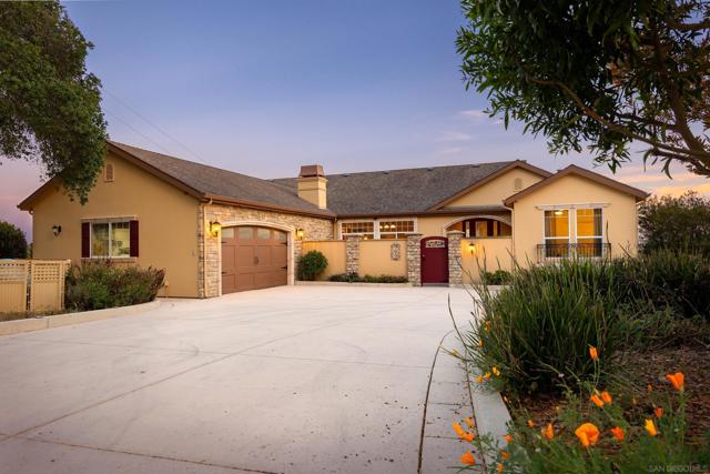 960 Smith Rd, Watsonville CA: https://media.crmls.org/mediaz/f2644683-81bb-4a56-9518-89470263ddf9.jpg