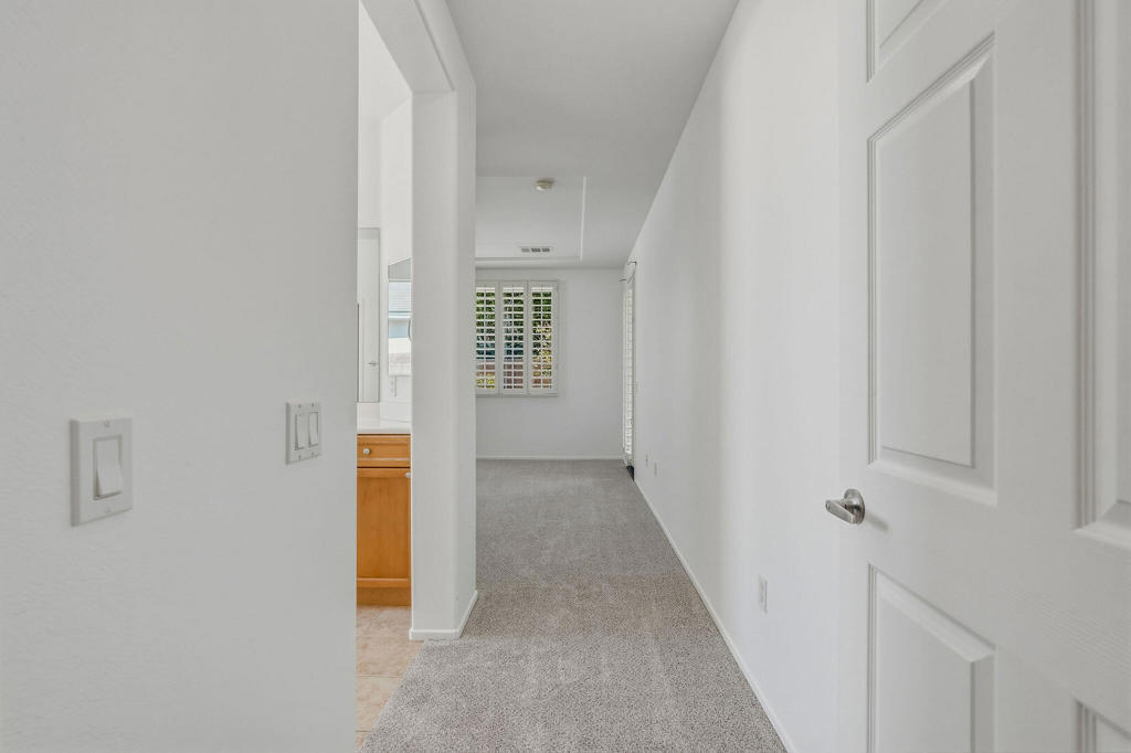 https://media.crmls.org/mediaz/f264521c-1393-477b-807a-59f309329ee1.jpg?preset=X-Large