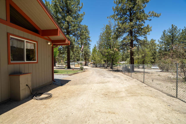 59341 Courtesy Drive, Mountain Center CA: https://media.crmls.org/mediaz/f264dd2c-4f0c-4d07-9aa5-9f0629eb260b.jpg