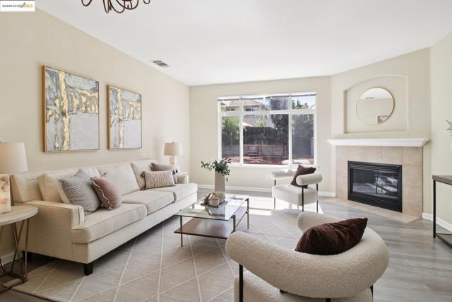 1838 Buck Mountain Ct, Antioch CA: https://media.crmls.org/mediaz/f264e242-a378-4e07-ac71-b443d872da44.jpg