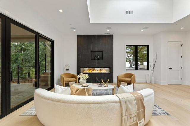 18061 Saratoga Los Gatos Road, Monte Sereno CA: https://media.crmls.org/mediaz/f26510bc-d9dd-477e-8c4a-d5d119788270.jpg