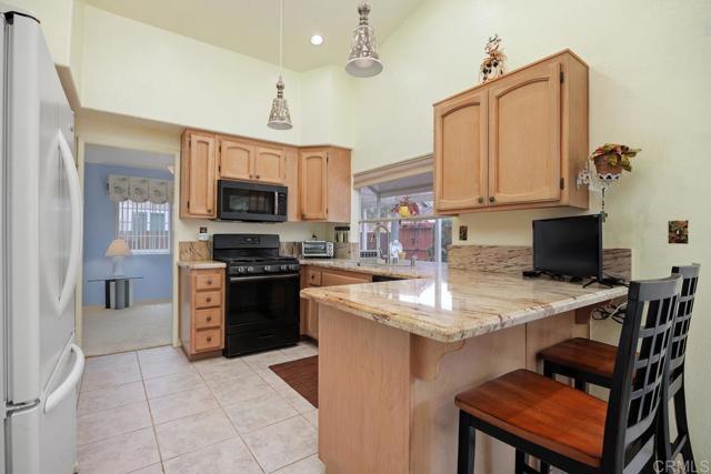 2175 Castilla Way, Oceanside CA: https://media.crmls.org/mediaz/f2651585-a003-4760-8f58-4fdf084761b9.jpg