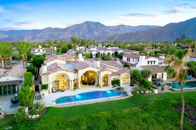 80614 Via Pessaro, La Quinta CA: https://media.crmls.org/mediaz/f26522bd-5a02-481f-962a-0a4677498c79.jpg