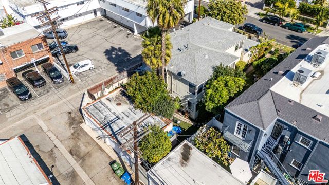 139 N Harper Avenue, Los Angeles CA: https://media.crmls.org/mediaz/f2653b4f-8c42-4579-984f-43d1055567e3.jpg
