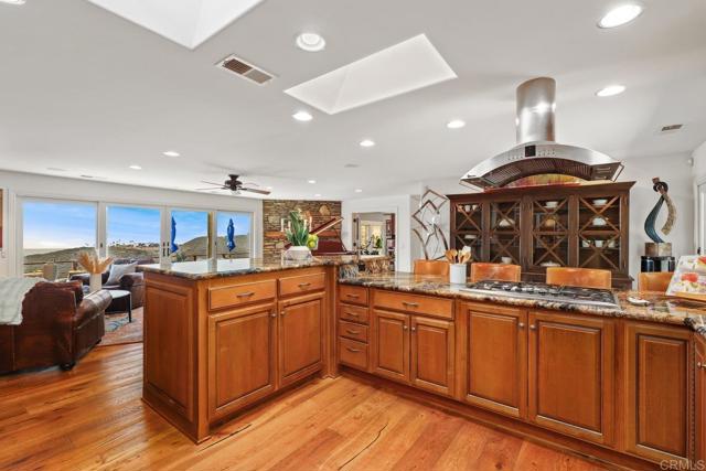 3698 Camino De Las Lomas, Vista CA: https://media.crmls.org/mediaz/f2667478-2869-454f-a663-8502e58d936f.jpg