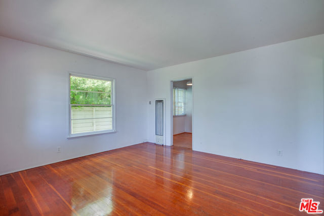 848 MARCO Place, Venice CA: https://media.crmls.org/mediaz/f2673723-9df2-45e4-b3a0-c3980988dc41.jpg