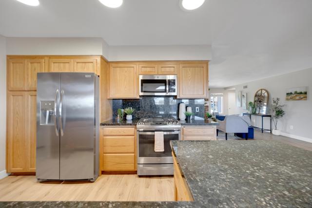 13710 Ahwahnee Way, Poway CA: https://media.crmls.org/mediaz/f2679646-ee8d-4edb-bb13-e12124ee79bb.jpg