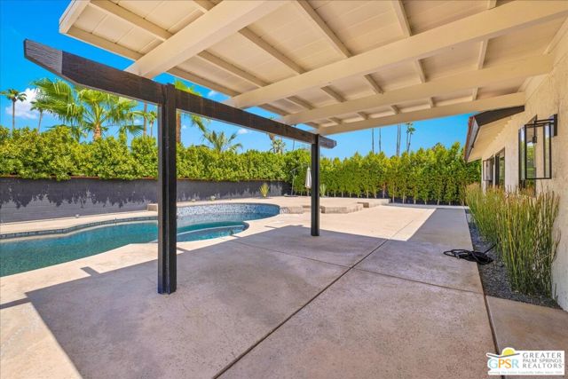 3190 E Loma Vista Circle, Palm Springs, CA 92264