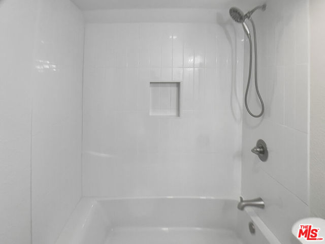 953 S Ridgecrest Circle, Anaheim CA: https://media.crmls.org/mediaz/f269c41b-1975-44cb-93b3-cd400f3a01a2.jpg