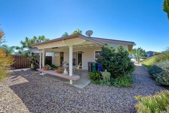 3711 Mira Pacific Drive, Oceanside CA: https://media.crmls.org/mediaz/f26b2c54-ec33-4482-a9e7-d53275eab8f9.jpg