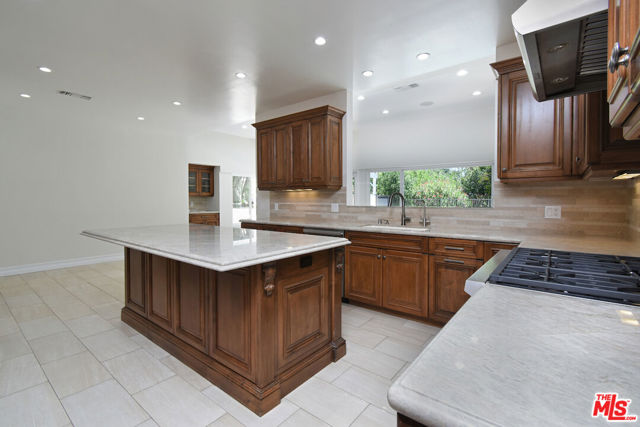 23637 Park Belmonte, Calabasas CA: https://media.crmls.org/mediaz/f26c8e81-7e01-46d1-a27b-a69ab689de8a.jpg
