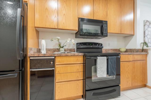 4250 El Camino Real, Palo Alto CA: https://media.crmls.org/mediaz/f26deb39-07b5-43f4-85bf-a8bd04b9a473.jpg