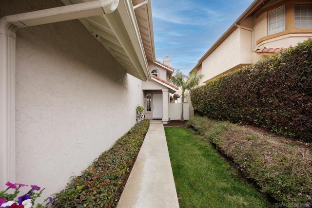 11944 Avenida Marcella, El Cajon CA: https://media.crmls.org/mediaz/f26e2770-d0a7-4892-84f5-5121518492f6.jpg