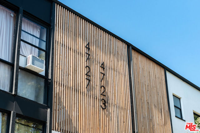 4723 Beverly Boulevard, Los Angeles CA: https://media.crmls.org/mediaz/f26e3319-f248-465a-a233-9d56e6e48169.jpg