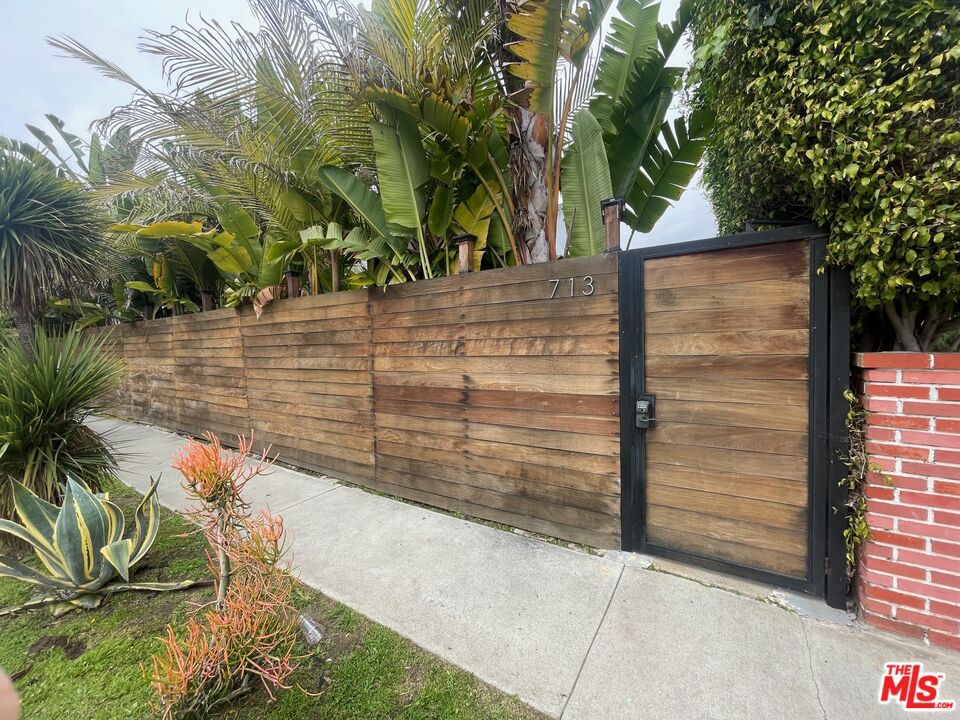 713 Vernon Avenue #1