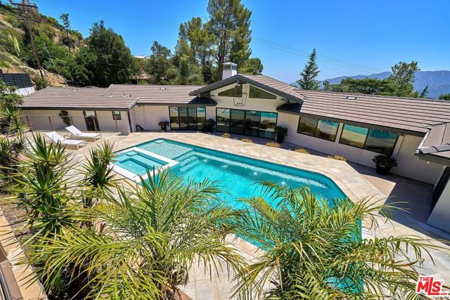 3001 Cloudcrest Road, La Crescenta CA: https://media.crmls.org/mediaz/f26f4220-1c22-46c5-b525-2aaecf660d65.jpg