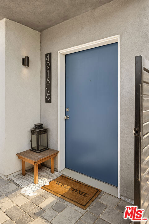 4916 1/2 S Centinela Avenue, Los Angeles CA: https://media.crmls.org/mediaz/f26f909a-098e-4ed1-aebe-5cb45c67e405.jpg