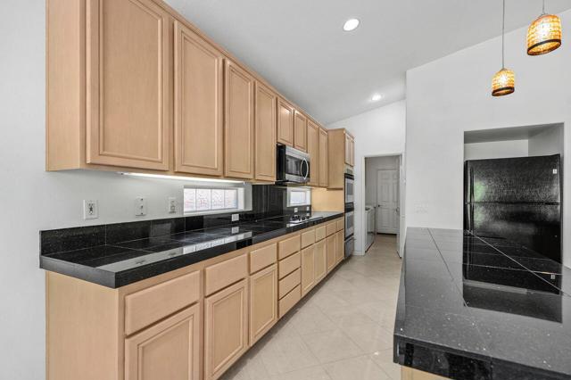 80222 Spanish Bay Drive, Indio CA: https://media.crmls.org/mediaz/f26f9b93-d1dc-40af-8c9b-20c8d2624f81.jpg