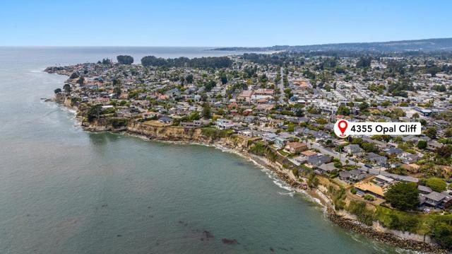 4355 Opal Cliff Drive, Santa Cruz CA: https://media.crmls.org/mediaz/f27002cd-e060-48e0-bdf3-c40ce3032359.jpg