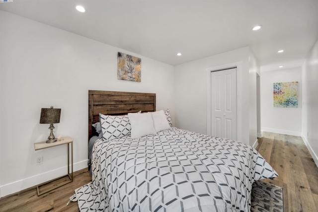 3031 Logan St, Oakland CA: https://media.crmls.org/mediaz/f27120dc-feb3-4f9d-8629-88ea8d315261.jpg