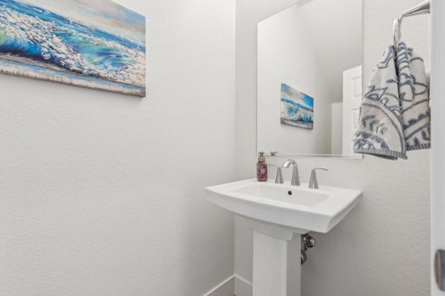 8906 Upbeat Way, Elk Grove CA: https://media.crmls.org/mediaz/f27189c7-a5ef-402b-bb37-cb605f6323a0.jpg