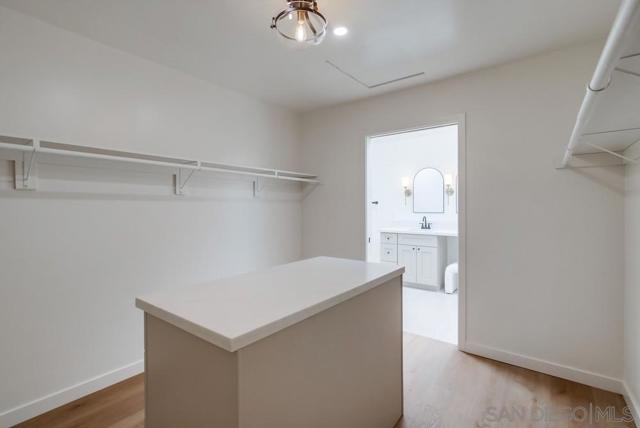 Image 39 of 60 For 4966 Lakewood Ct