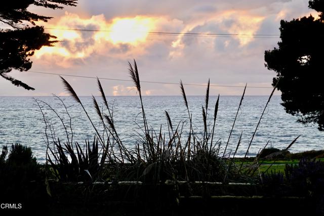 19100 Pacific Drive, Fort Bragg CA: https://media.crmls.org/mediaz/f2722909-7786-41fd-8cf1-e27d81b5fe68.jpg