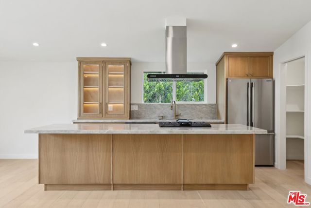 6731 Delco Avenue, Winnetka CA: https://media.crmls.org/mediaz/f2727418-11f0-4a06-9e2d-34dd403f4ffe.jpg