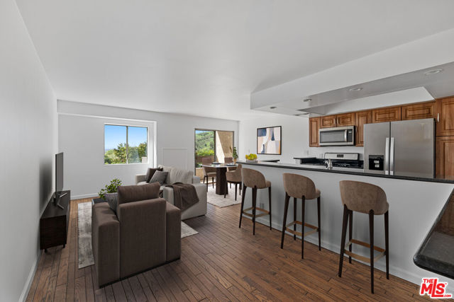 2700 Cahuenga Boulevard, Los Angeles CA: https://media.crmls.org/mediaz/f273622b-fde4-4658-976a-af07e78ae8c5.jpg