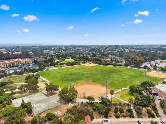 3957 Nobel Dr, San Diego CA: https://media.crmls.org/mediaz/f2736f5d-00f7-46b9-9af9-b7bfc9a54722.jpg