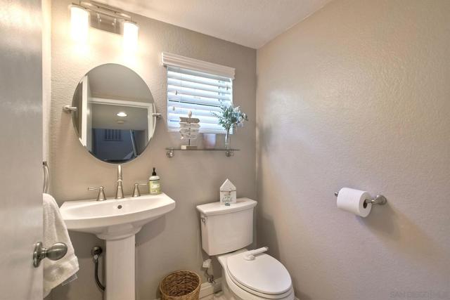 9960 Scripps Vista Way, San Diego CA: https://media.crmls.org/mediaz/f2738d74-be27-4c6d-a35a-1ff5f8fdc870.jpg