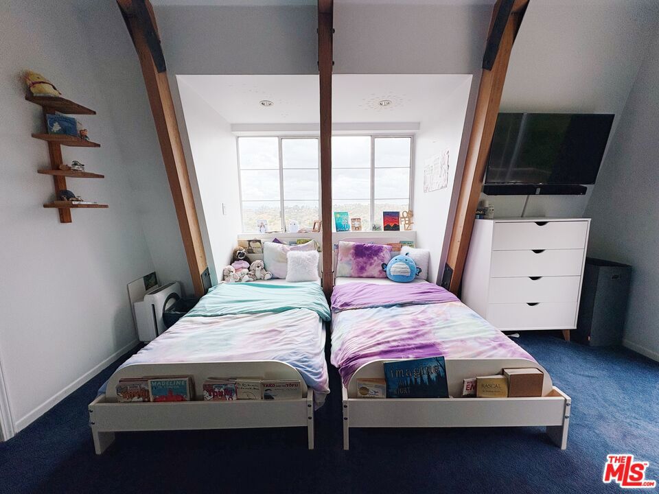 https://media.crmls.org/mediaz/f273a20f-6d49-4ab7-8f14-140218d19aeb.jpg?preset=X-Large