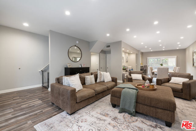 14919 Dickens Street, Sherman Oaks CA: https://media.crmls.org/mediaz/f2747750-0b38-402f-b0ab-9bdef95cd18e.jpg