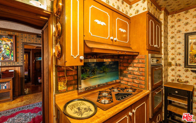 8787 Shoreham Drive, West Hollywood CA: https://media.crmls.org/mediaz/f27563dd-7ef3-4a9c-a45a-ae83466ac238.jpg