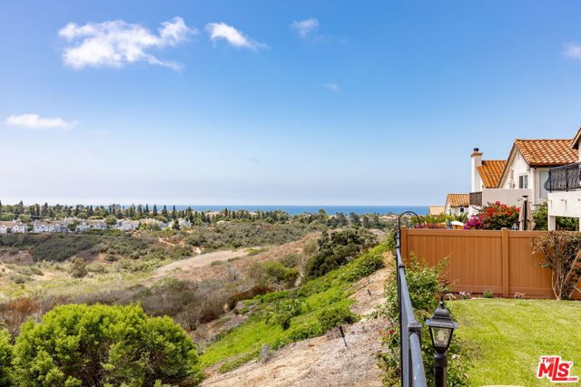 1537 Turquoise Drive, Carlsbad CA: https://media.crmls.org/mediaz/f275b46a-a106-4c93-979f-96bb102cb7d7.jpg