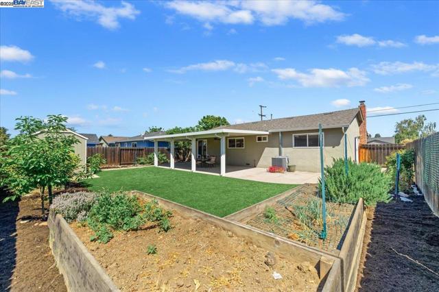 3947 Pestana Way, Livermore CA: https://media.crmls.org/mediaz/f275bd4f-c2ba-4bdd-9d79-09aeb00f3892.jpg