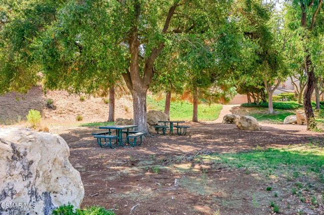 3011 Marigold Place, Thousand Oaks CA: https://media.crmls.org/mediaz/f275e8a1-3164-4acf-8e06-8e7e56364136.jpg