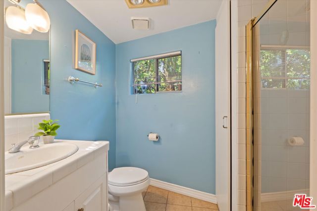 Image 6 of 27 For 850 Burrell Street