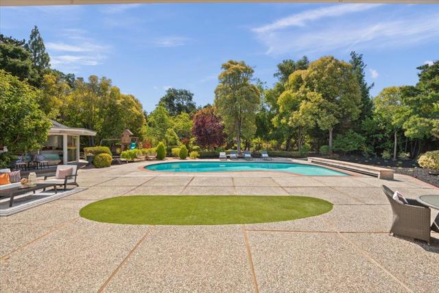 14228 Amherst Court, Los Altos Hills CA: https://media.crmls.org/mediaz/f27648ed-efb1-49fb-adea-b0223db1a5f5.jpg