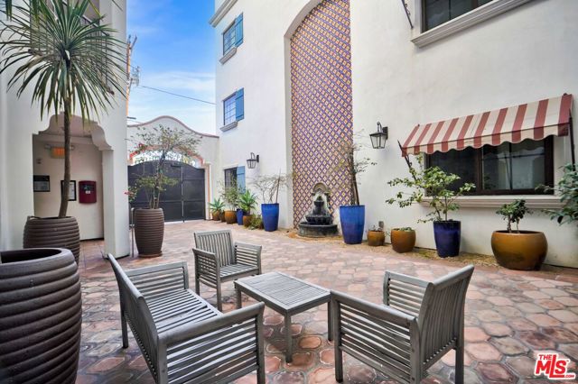 13308 Valleyheart Drive, Sherman Oaks CA: https://media.crmls.org/mediaz/f2766e0b-4c15-4a93-9938-788fec8343d0.jpg