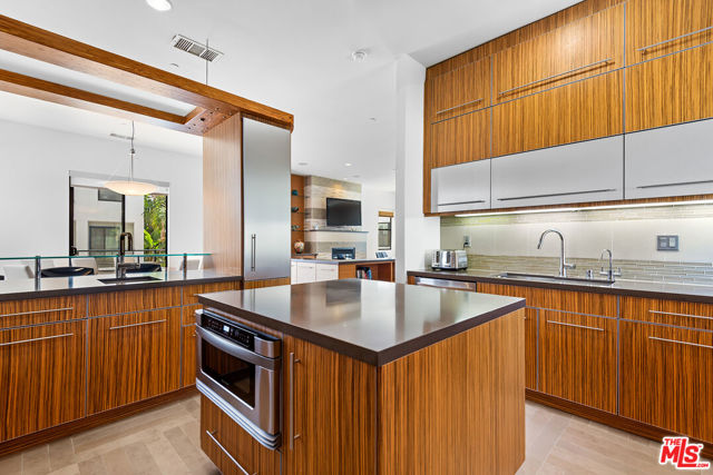12936 Discovery, Los Angeles CA: https://media.crmls.org/mediaz/f276ed96-4b2c-44bc-af4a-cffe1ba9f0bc.jpg