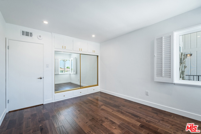 5412 S HOLT Avenue, Los Angeles CA: https://media.crmls.org/mediaz/f277b078-d2f8-4335-8f21-f1e4bd2f7c96.jpg