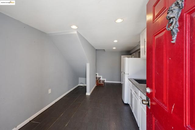 Image 40 of 60 For 1063 32nd St