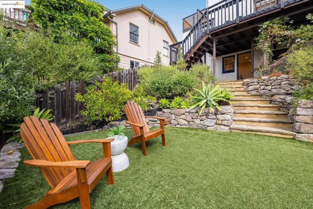 740 Calmar Ave, Oakland CA: https://media.crmls.org/mediaz/f27896f7-4724-4ff5-b8aa-d45f5062c093.jpg